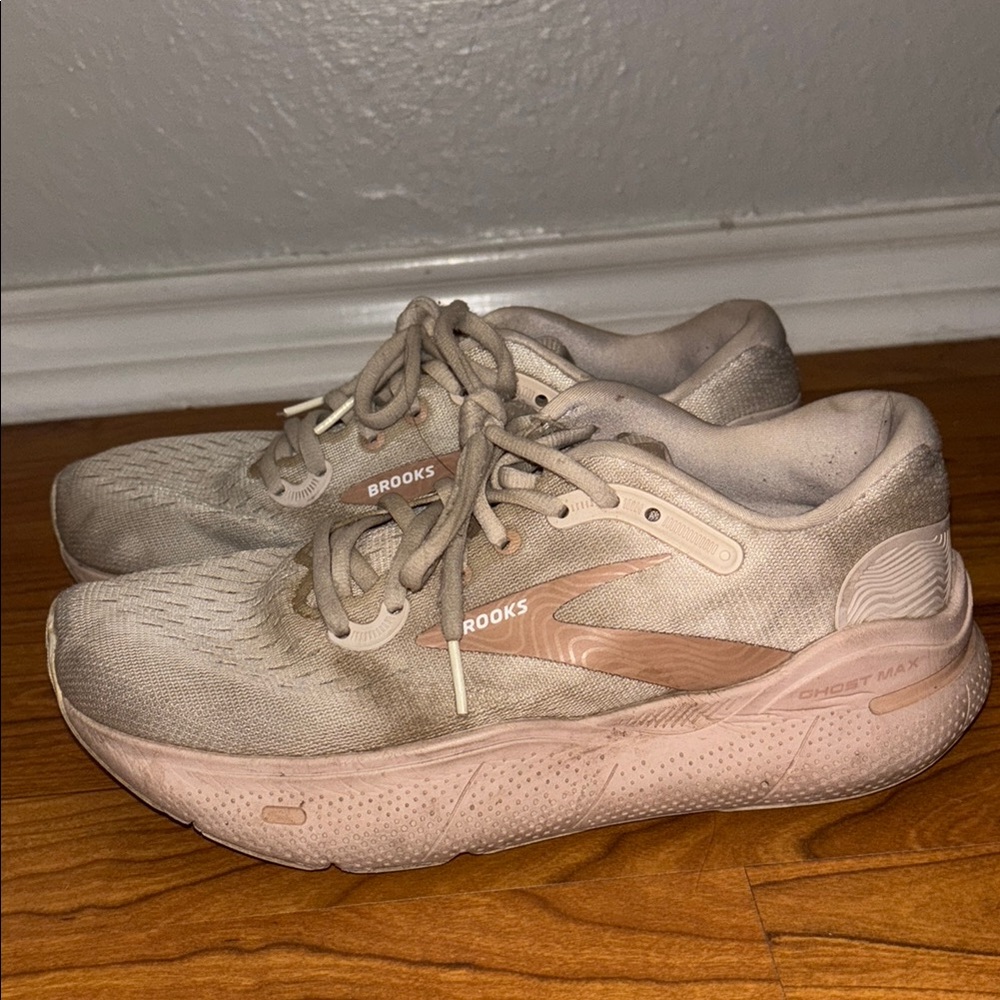 Brooks Women's Tan Running Shoes